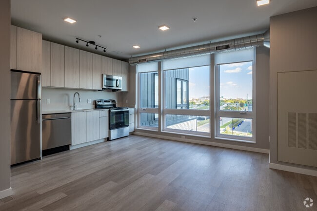 1BR, 1BA - 600SF - Living Room