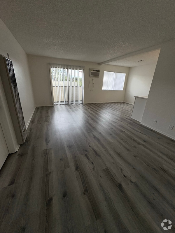 Building Photo - 6925 Haskell Ave Unit 209 Rental