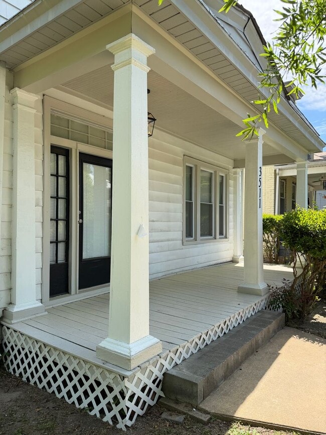 Photo - Charming 4bdrm/1.5bth Home Located in Richmond's North Highland Park w/Balcony!!