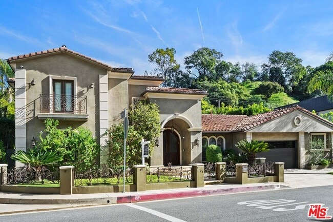 Photo - 2108 San Ysidro Dr