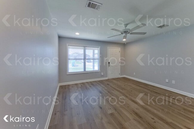 Photo - 146 Wexford Way