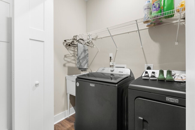 Photo - 306 E Theriault Ct