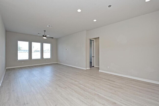 Photo - 469 Coyote Crk Wy