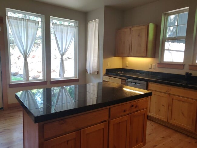 Photo - Charming 3x2.5 Modern Craftsman Home in NW...