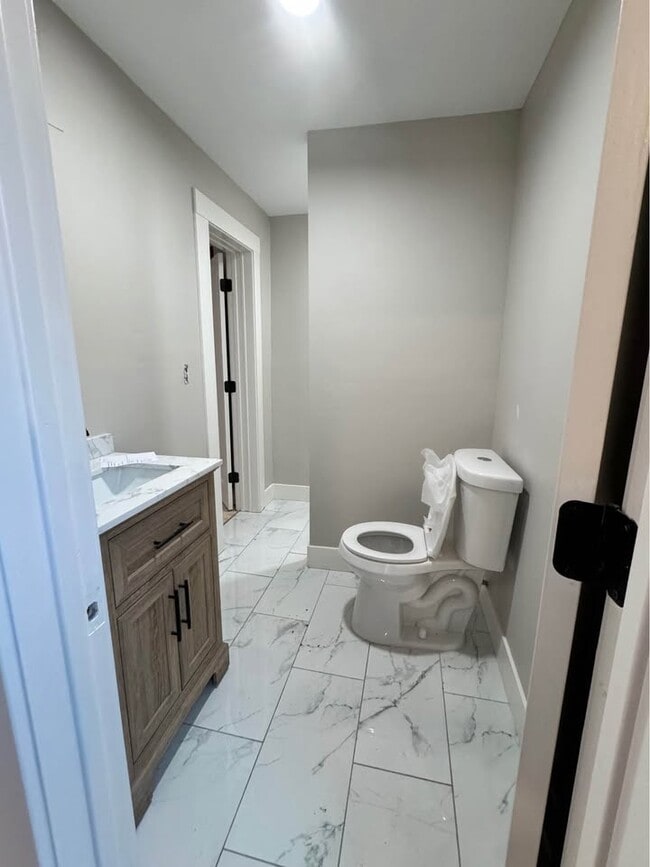 Photo - 217 Alexander St Unit 217-3