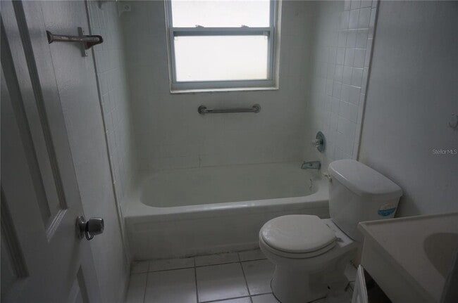 Photo - 9800 N 10th St