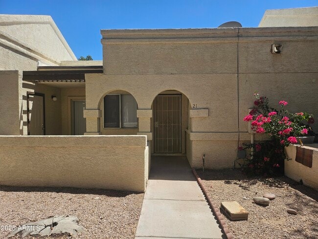 Building Photo - 876 S Nebraska St Rental