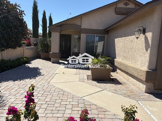 Photo - 2023 E Paradise Ln