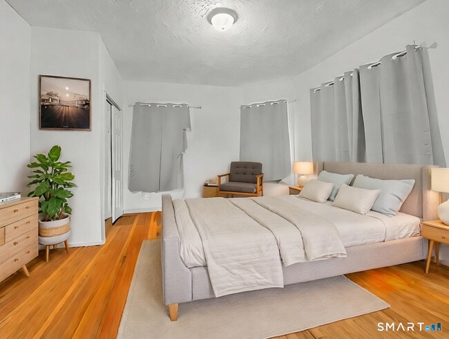 Photo - 373 Wood Ave Unidad 1st Floor