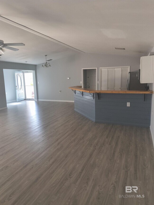 Photo - 318 W Fort Morgan Rd