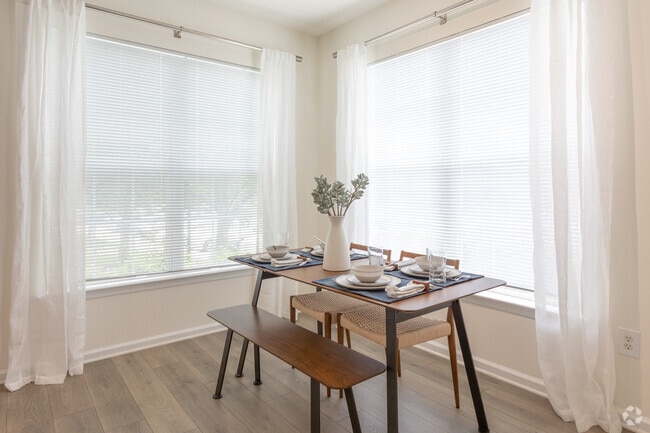 2BR, 2BA - 1,276 SF