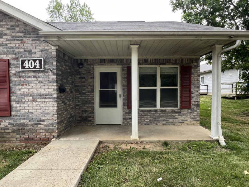 Photo - 7000 N Buckingham Square