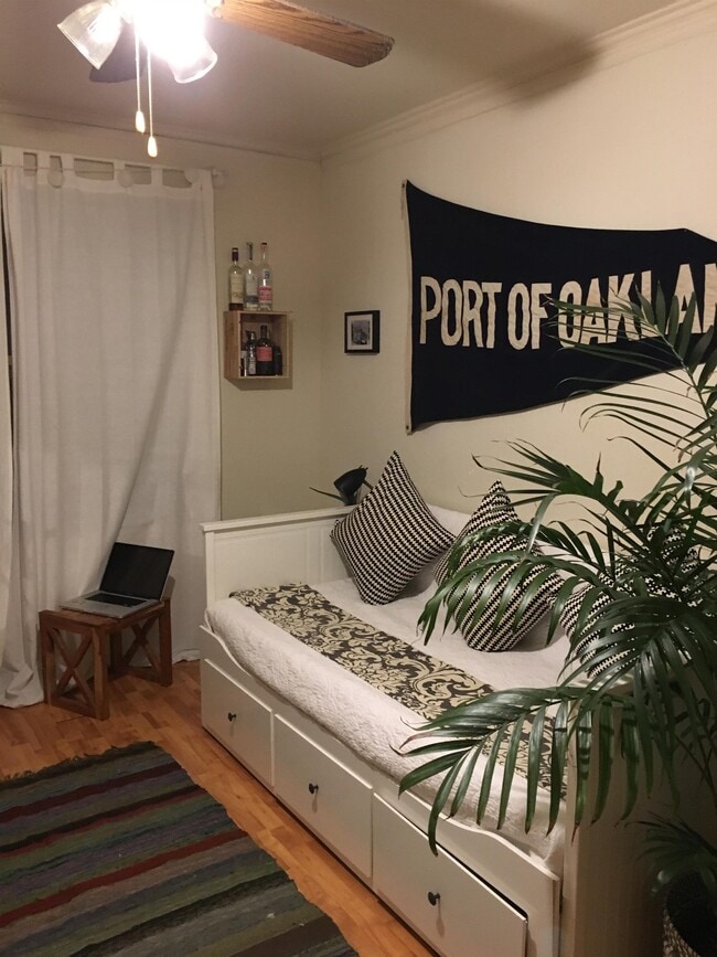 Photo - 633 W Deming Pl