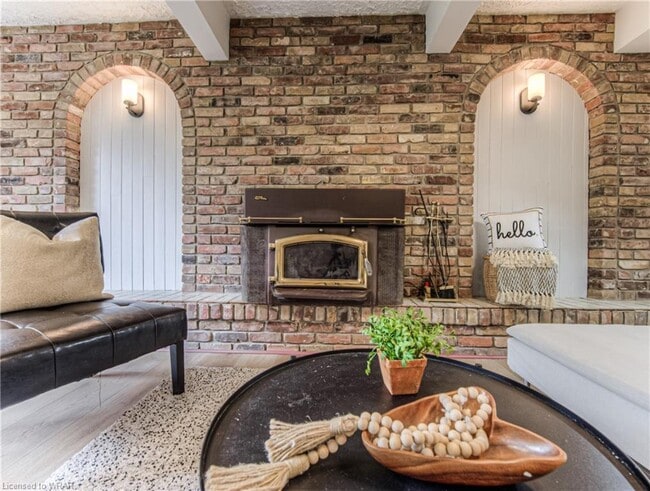Photo - 44 Cherrytree Crt