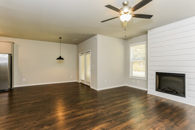 1119 Spring Marsh Ct NE