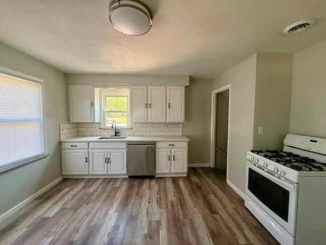 Photo - 700 Trebisky Rd
