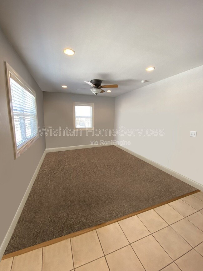 Photo - 518 W Murray St