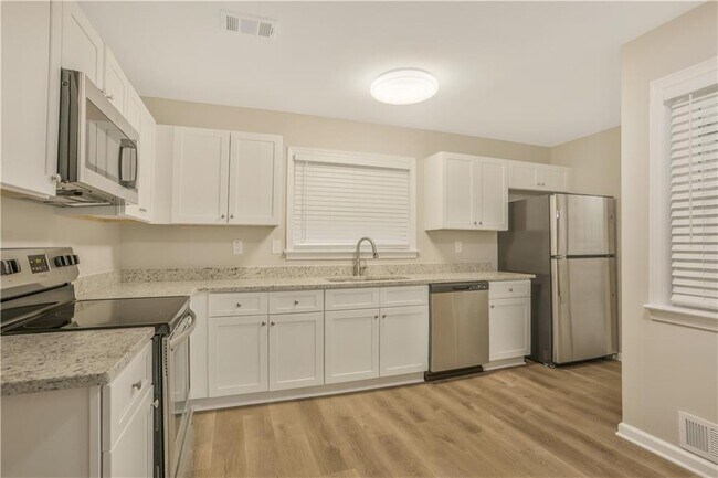 Photo - 1707 Laurens Dr SW