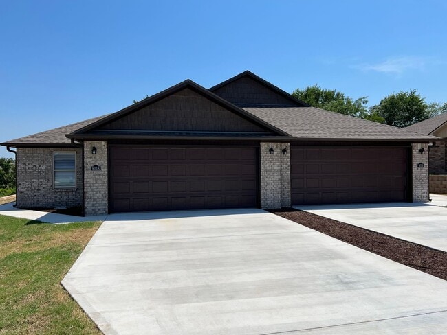 Building Photo - 9016-9018 Sandra Way Unit 9018 Rental