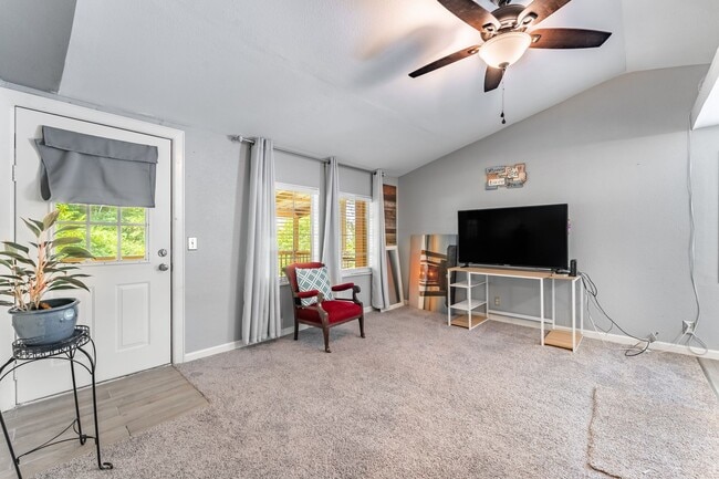 Photo - Cozy 2-Bedroom Retreat Near the Lake in Lowell