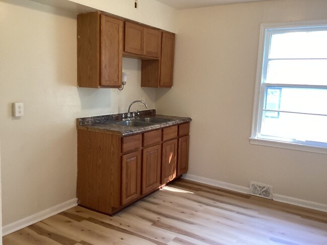 Building Photo - 5260-62 N 28th St Unit lower