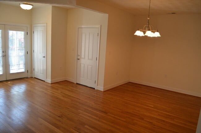 Photo - 915 Colley Ave