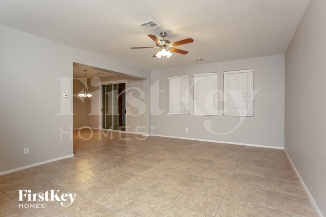 Photo - 8309 Cavaricci Ave