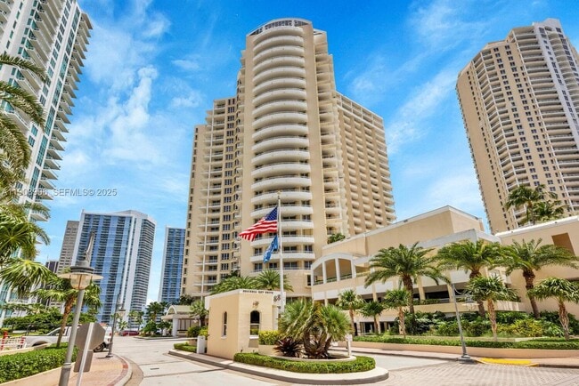 Photo - 888 Brickell Key Dr Unit 1001