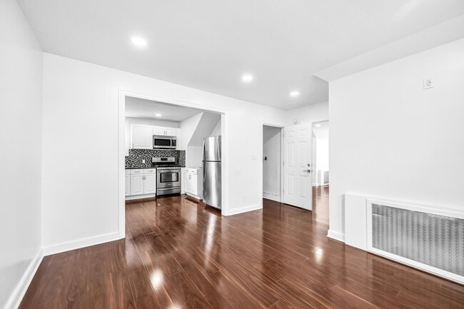 Photo - 284 MacArthur Ave