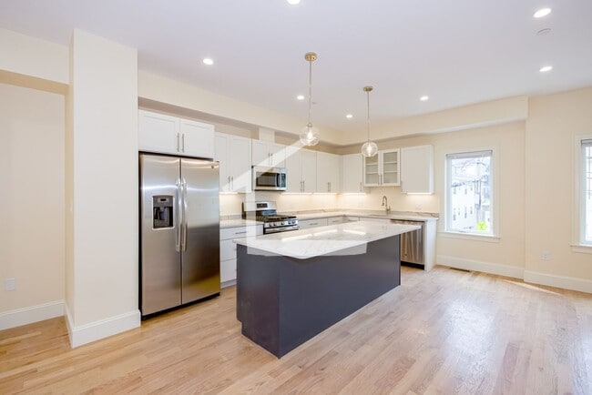 Photo - 10 Cufflin St