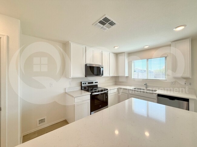 Photo - 1435 E Angie Dr
