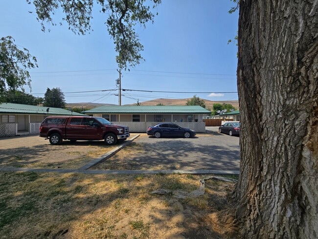 Photo - Fully Remolded 2 Bedroom Apartment Move-in... Unit 7