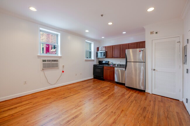 430 Irving St NW Unidad 204