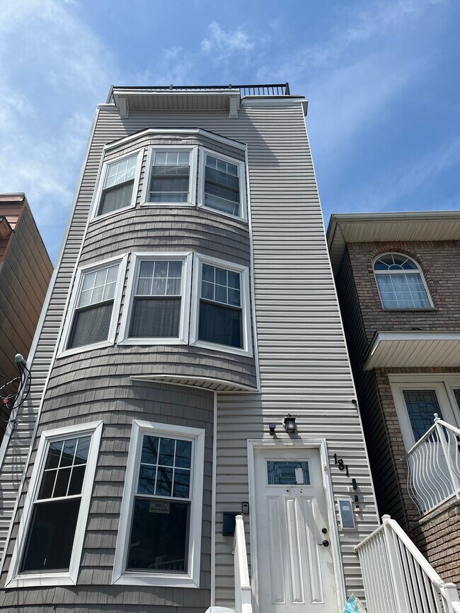 Photo - 181 Clerk St Apartamentos Unidad 1