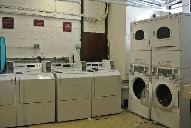 Building Photo - 1203 Boylston St Unit 25