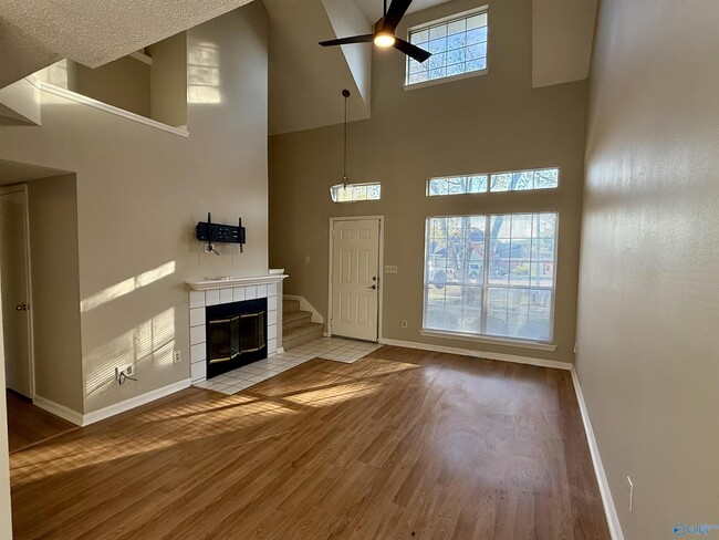 Photo - 109 Highwood Ct