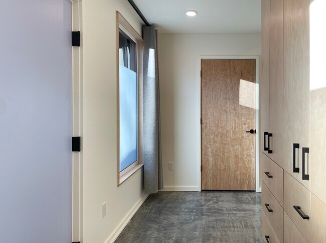 Photo - 1614 6th Ave Unidad 103