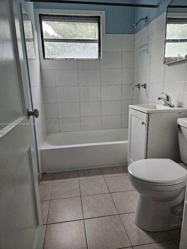 Photo - 1217 N D St