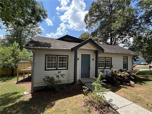Photo - 2469 Glynn Dr SE