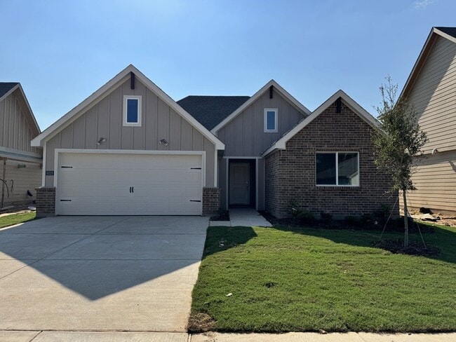 Building Photo - Beautiful BRAND NEW 4-Bedroom Home In Lind...