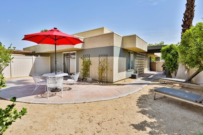 Photo - 1421 Sunflower Cir N