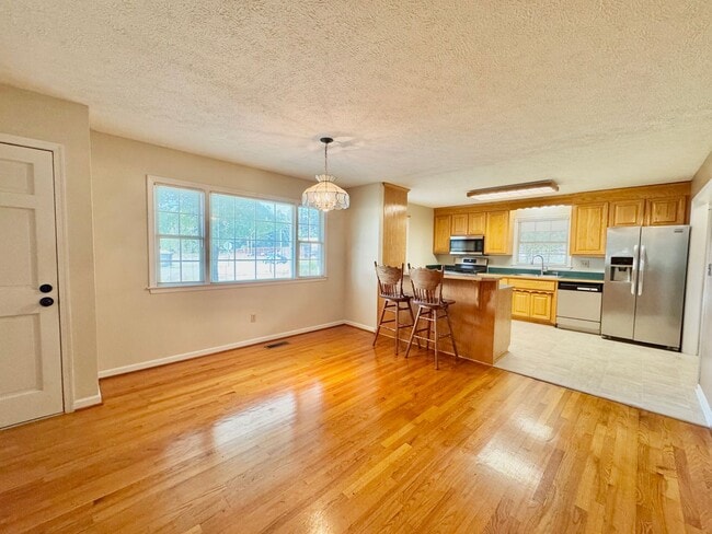 Photo - 301 E Ferrell St