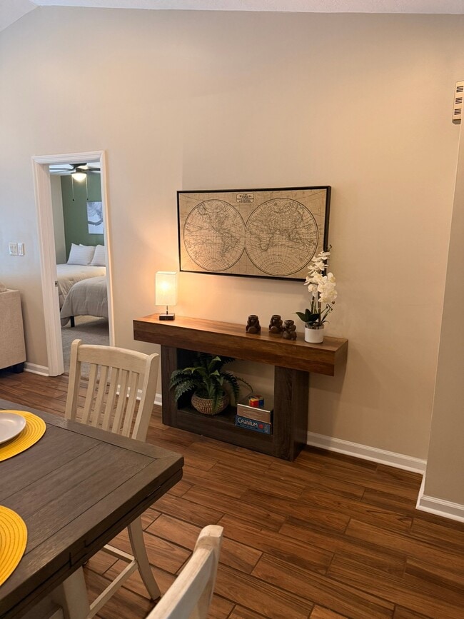 4005 Calypso Dr