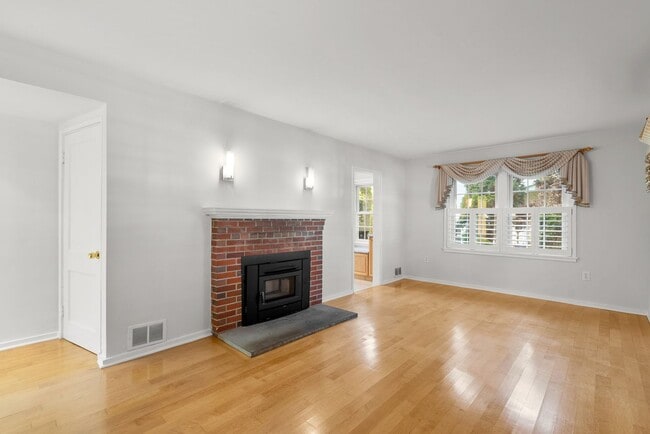 Photo - 3 Bed 3 Bath - Kensington Craftsman - Move...