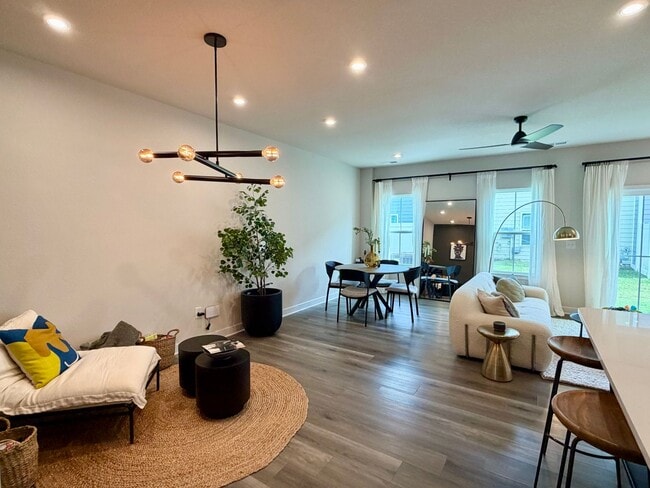 Photo - Stunning Townhome in the Heart of Chesapeake
