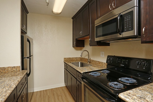 STUDIO KITCHEN