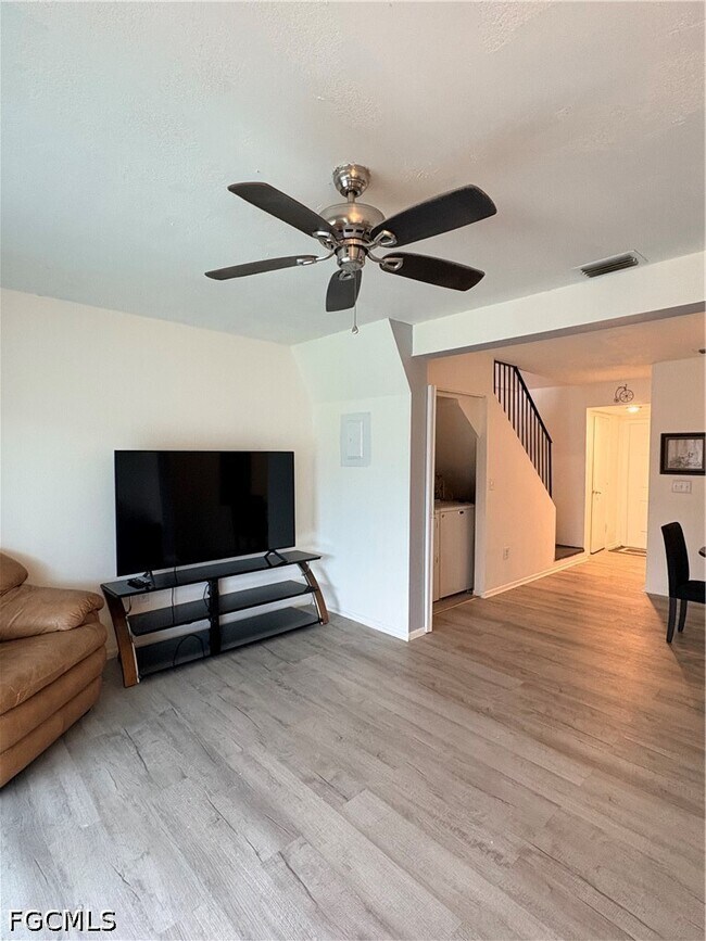 Photo - 4520 SW 8th Pl