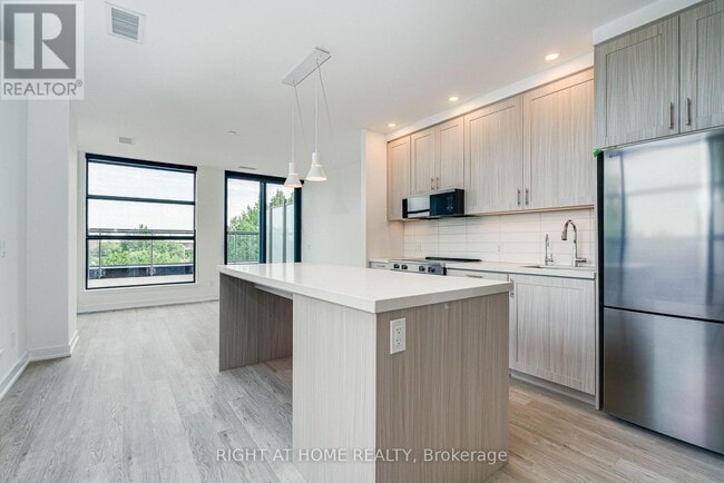 Photo - 2946 Dundas St W Unit 408