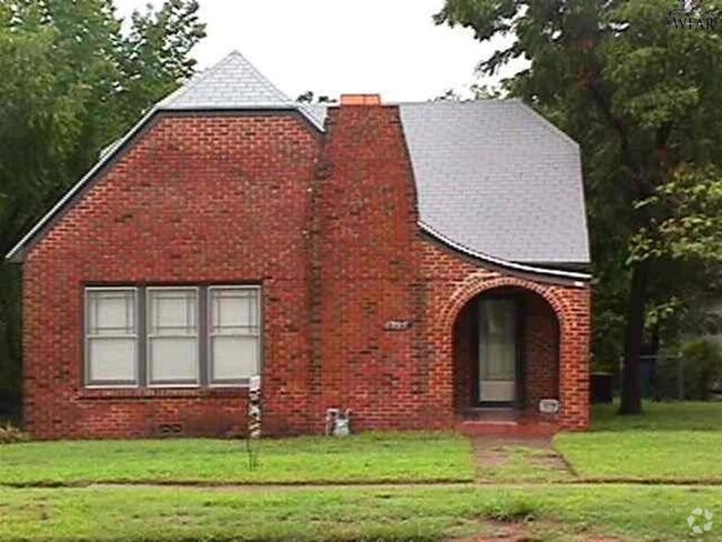 Building Photo - 1805 Hayes St Rental