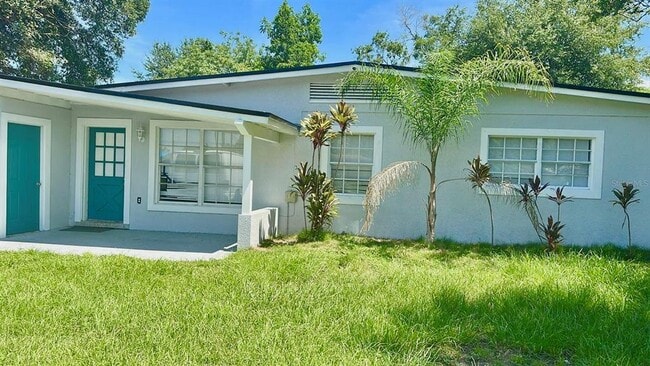 Building Photo - 213 W Buchanon Ave